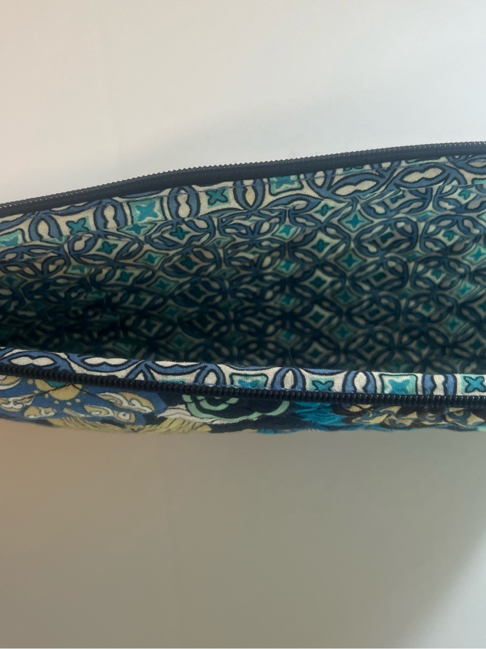 Vera Bradley Quilted Flat Iron Curling Iron Pouch in Navy, Teal & Cream - Picture 5 of 5
